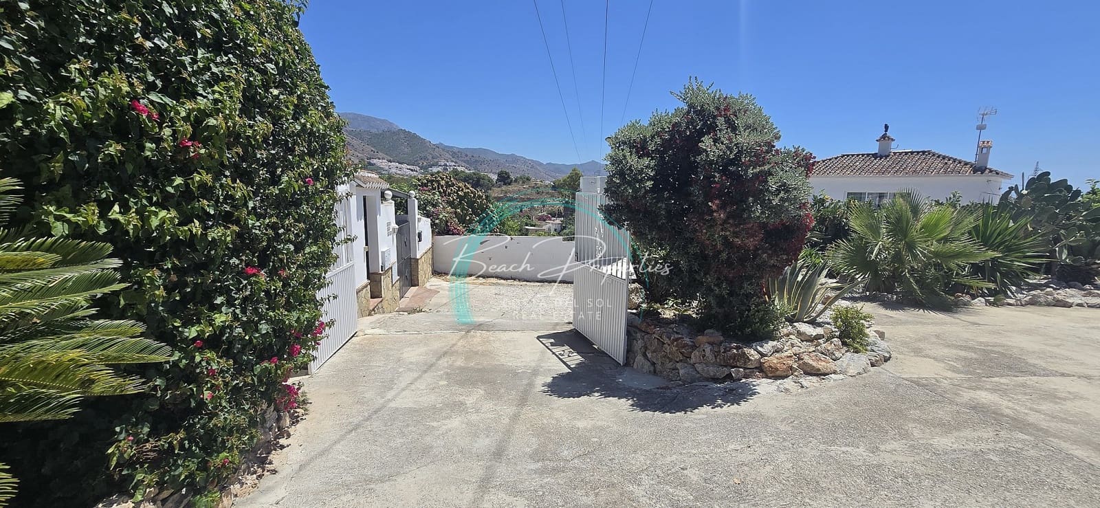 6 soveværelse Villa til salg i Nerja med swimmingpool garage - € 695.000 (Ref: 9094944)