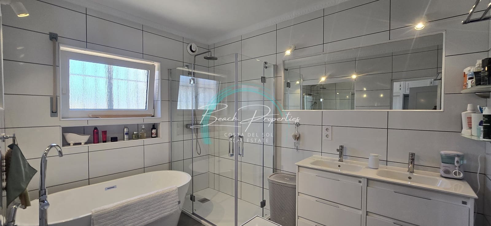 6 quarto Moradia para venda em Nerja com piscina garagem - 695 000 € (Ref: 9094944)