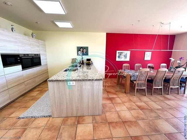 3 soveværelse Byhus til salg i El Peñoncillo, Torrox med swimmingpool - € 1.250.000 (Ref: 9114457)