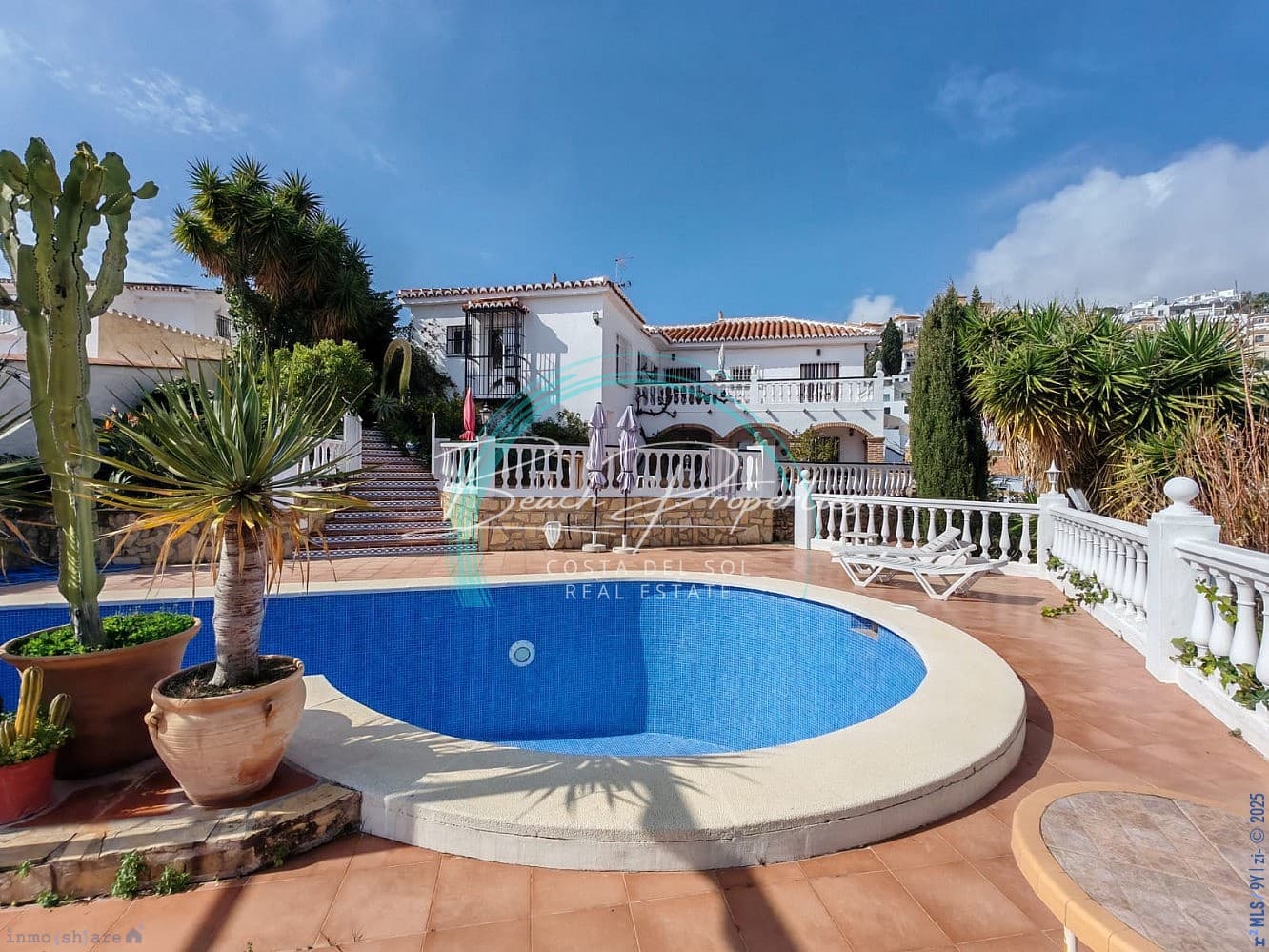 5 quarto Casa em Banda para venda em Nerja com piscina garagem - 1 095 000 € (Ref: 9114460)