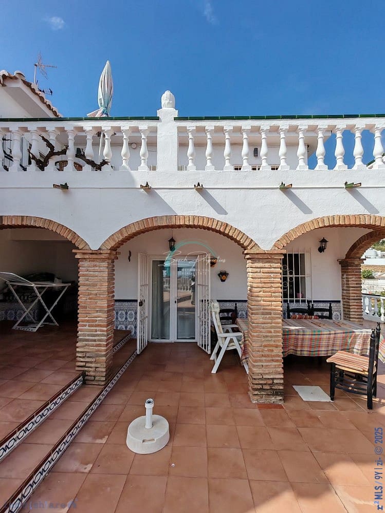 5 quarto Casa em Banda para venda em Nerja com piscina garagem - 1 095 000 € (Ref: 9114460)