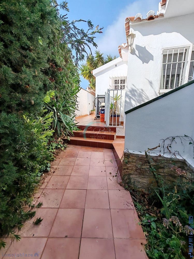 5 quarto Casa em Banda para venda em Nerja com piscina garagem - 1 095 000 € (Ref: 9114460)