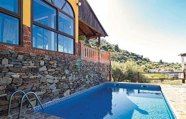 3 soveværelse Villa til leje i Torrox med swimmingpool garage - € 1.000 (Ref: 9189785)
