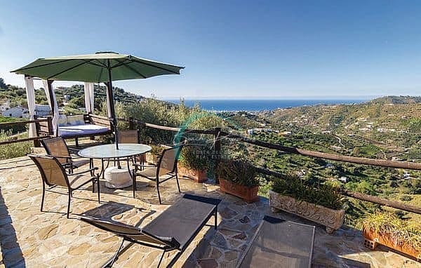 3 soveværelse Villa til leje i Torrox med swimmingpool garage - € 1.000 (Ref: 9189785)