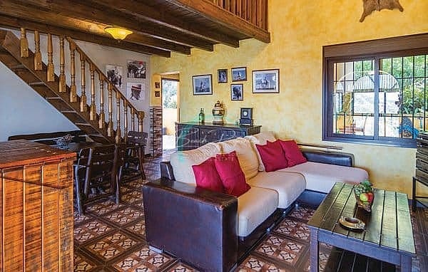 3 soveværelse Villa til leje i Torrox med swimmingpool garage - € 1.000 (Ref: 9189785)