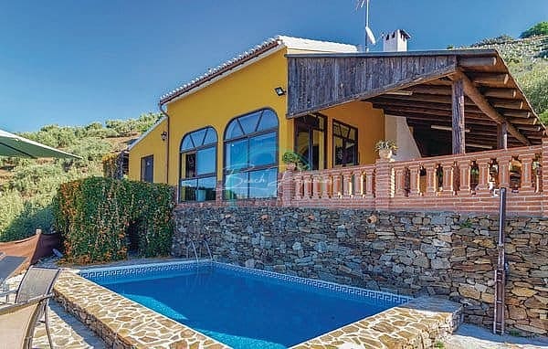 3 soveværelse Villa til leje i Torrox med swimmingpool garage - € 1.000 (Ref: 9189785)