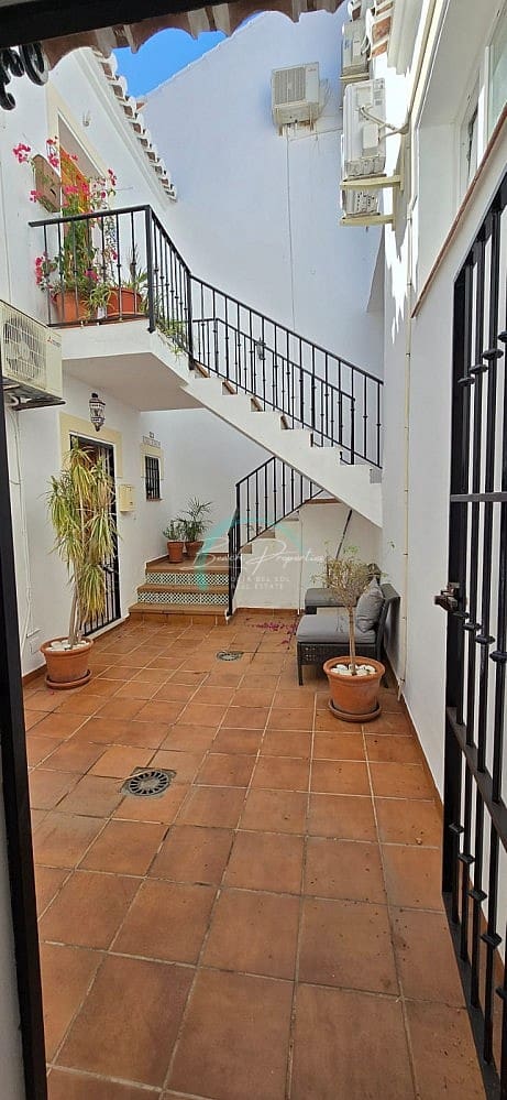 4 soverom Villa til salgs i Nerja med svømmebasseng - € 380 000 (Ref: 9227328)