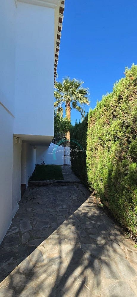4 soverom Villa til salgs i Nerja med svømmebasseng - € 380 000 (Ref: 9227328)