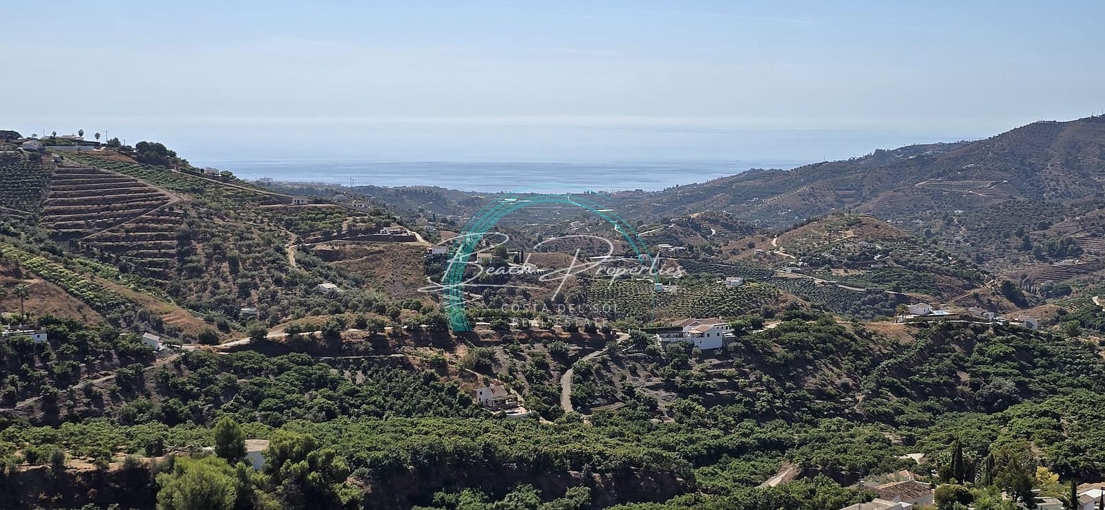 Villa for sale in Frigiliana with garage - € 250,000 (Ref: 9296424)