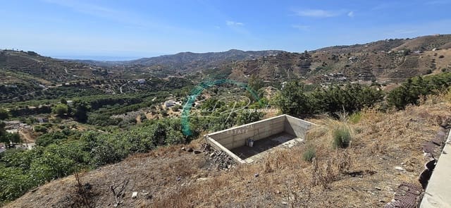 Villa te koop in Frigiliana met garage - € 250.000 (Ref: 9296424)