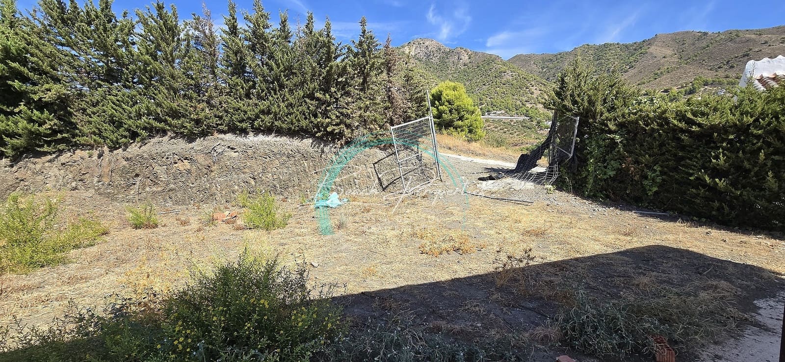 Villa for sale in Frigiliana with garage - € 250,000 (Ref: 9296424)