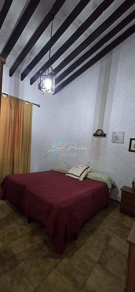 5 soveværelse Villa til salg i Maro - € 420.000 (Ref: 9337322)