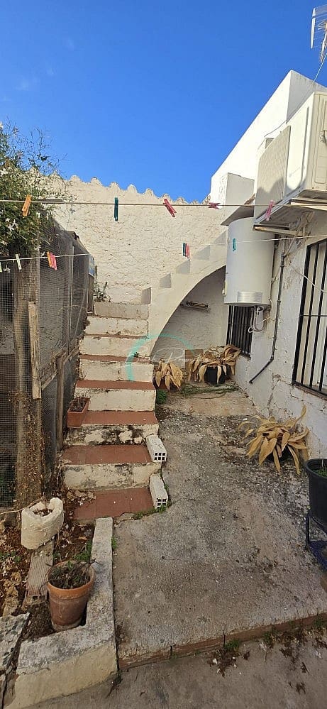 5 soveværelse Villa til salg i Maro - € 420.000 (Ref: 9337322)