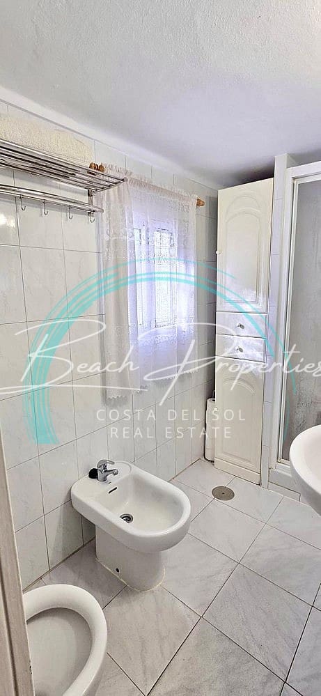 Chalet de 4 habitaciones en Torrox en venta con garaje - 315.000 € (Ref: 9460859)