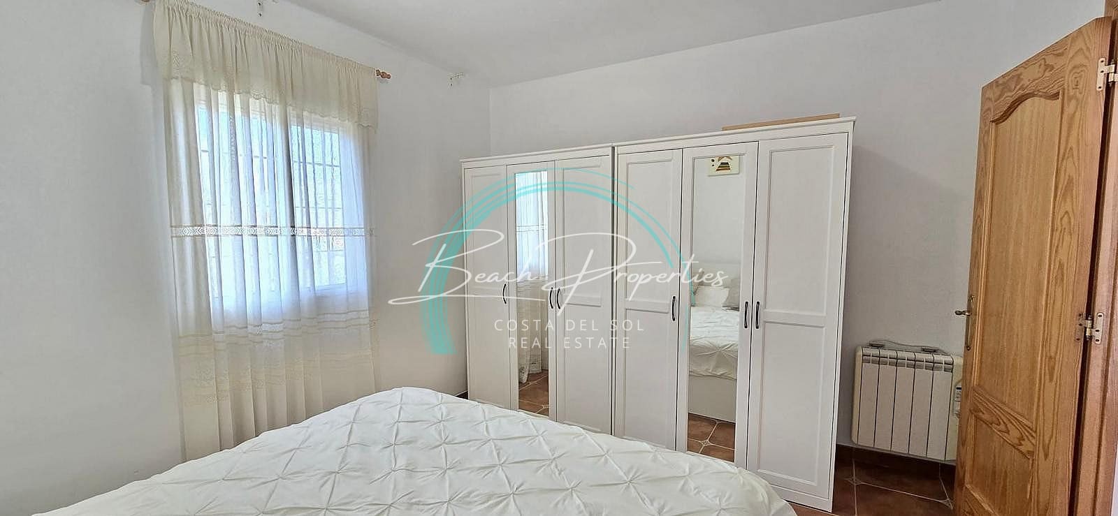 Chalet de 4 habitaciones en Torrox en venta con garaje - 315.000 € (Ref: 9460859)