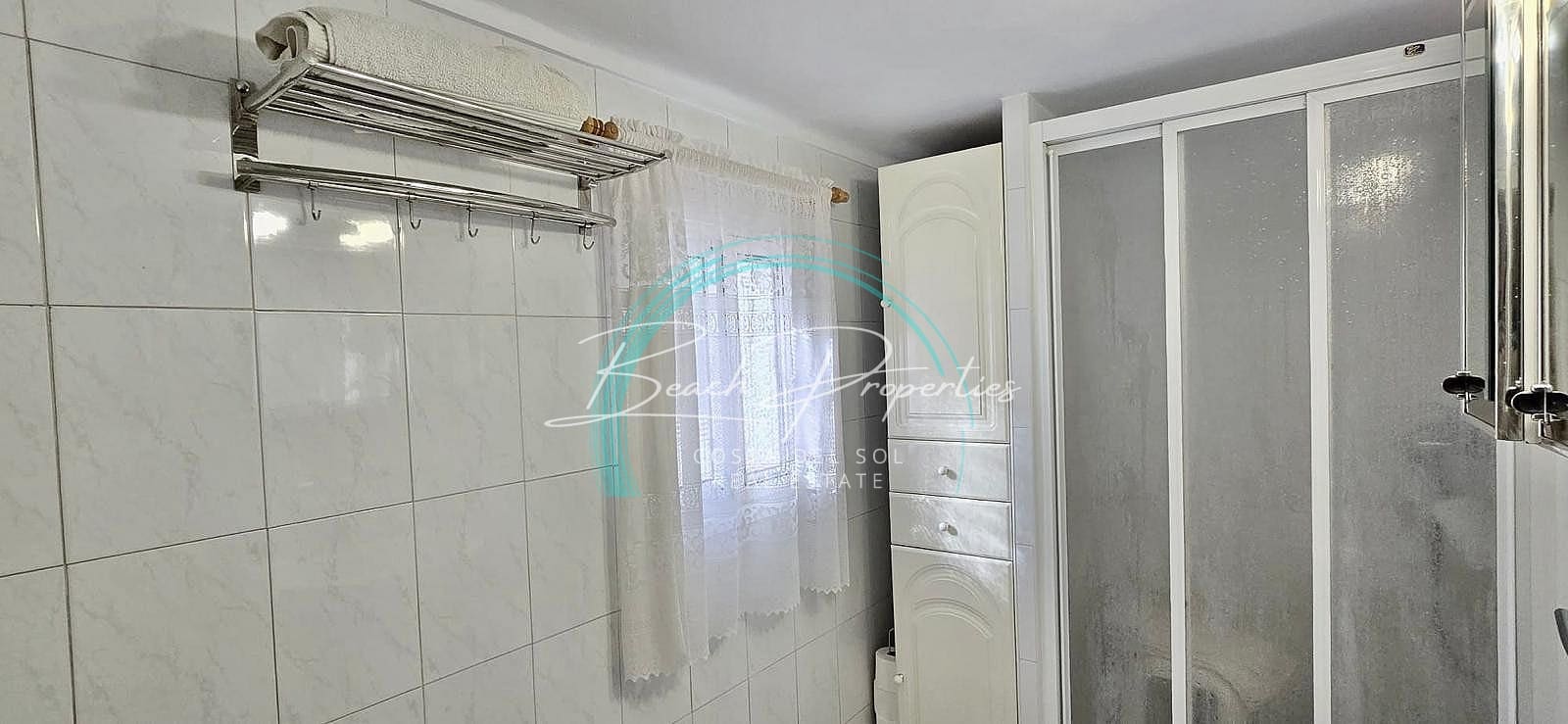 Chalet de 4 habitaciones en Torrox en venta con garaje - 315.000 € (Ref: 9460859)