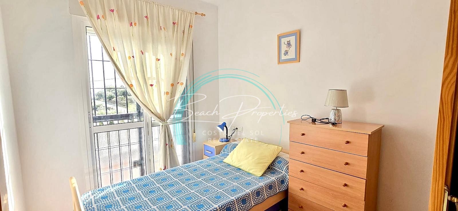 Chalet de 4 habitaciones en Torrox en venta con garaje - 315.000 € (Ref: 9460859)