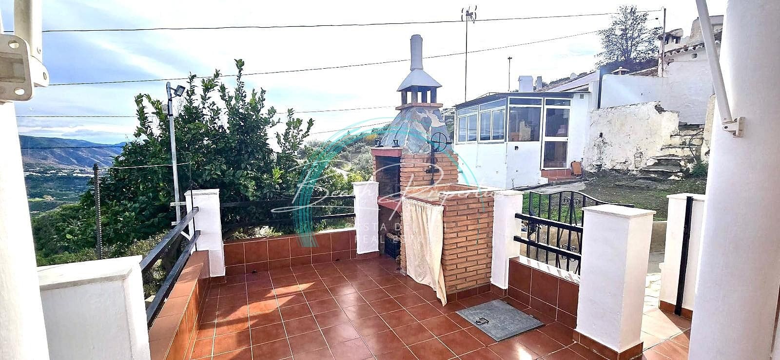 Chalet de 4 habitaciones en Torrox en venta con garaje - 315.000 € (Ref: 9460859)
