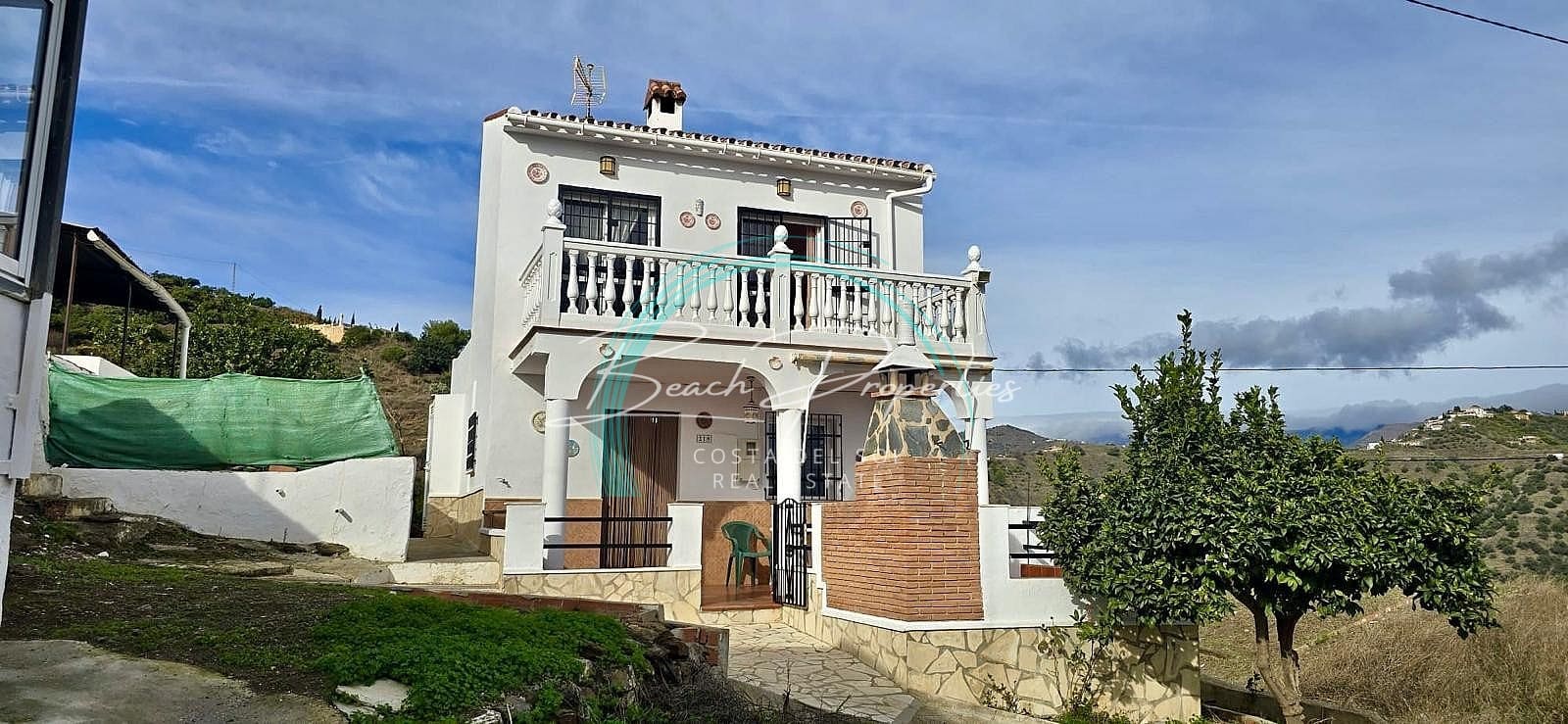Chalet de 4 habitaciones en Torrox en venta con garaje - 315.000 € (Ref: 9460859)