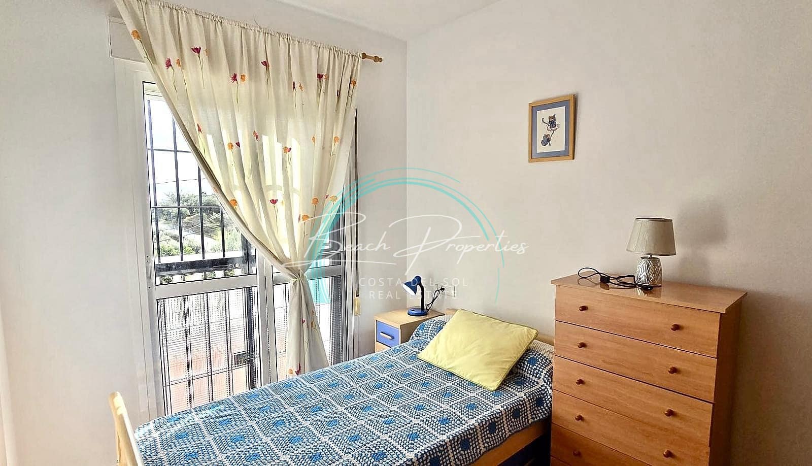 Chalet de 4 habitaciones en Torrox en venta con garaje - 315.000 € (Ref: 9460859)