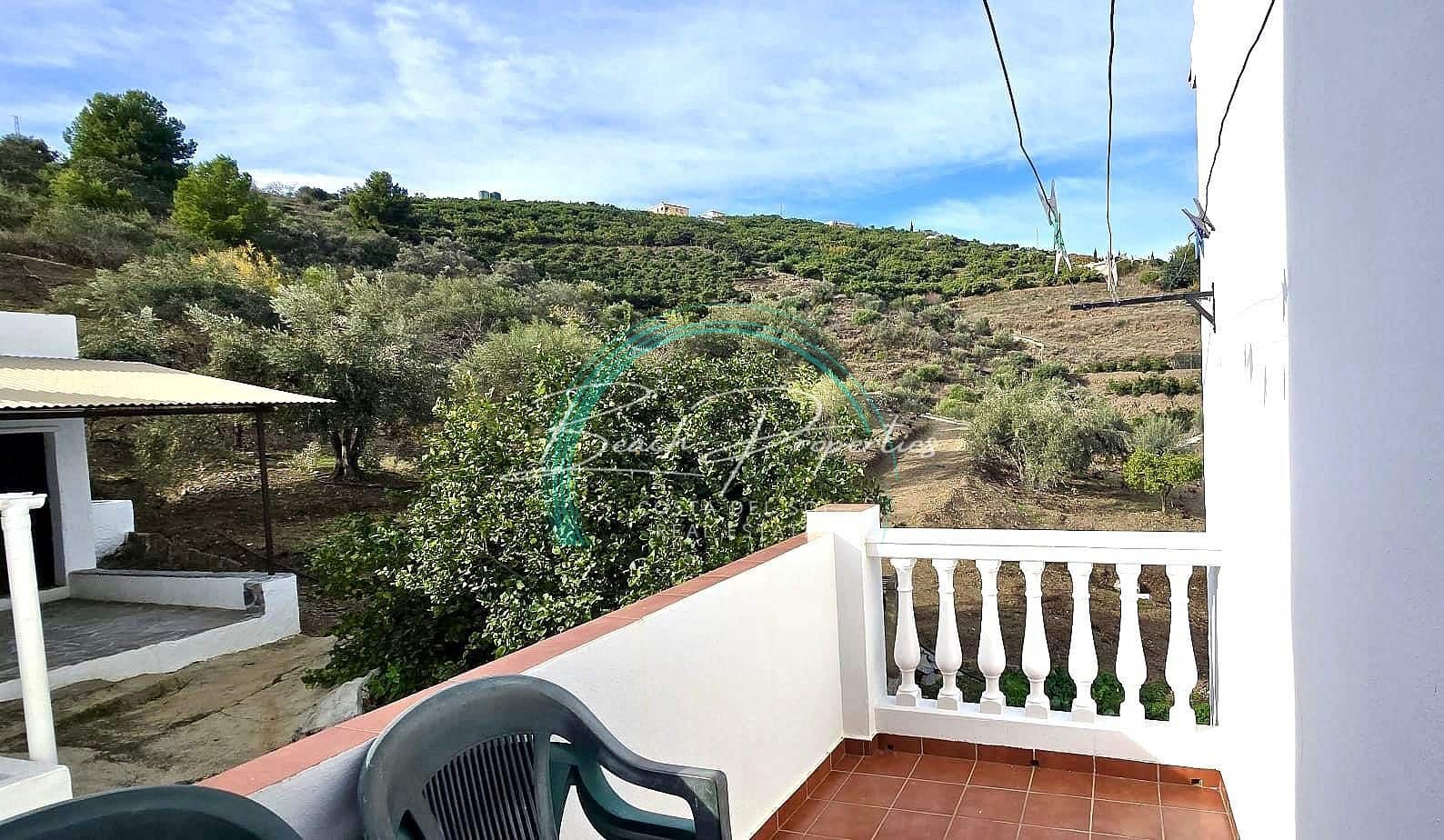 Chalet de 4 habitaciones en Torrox en venta con garaje - 315.000 € (Ref: 9460859)