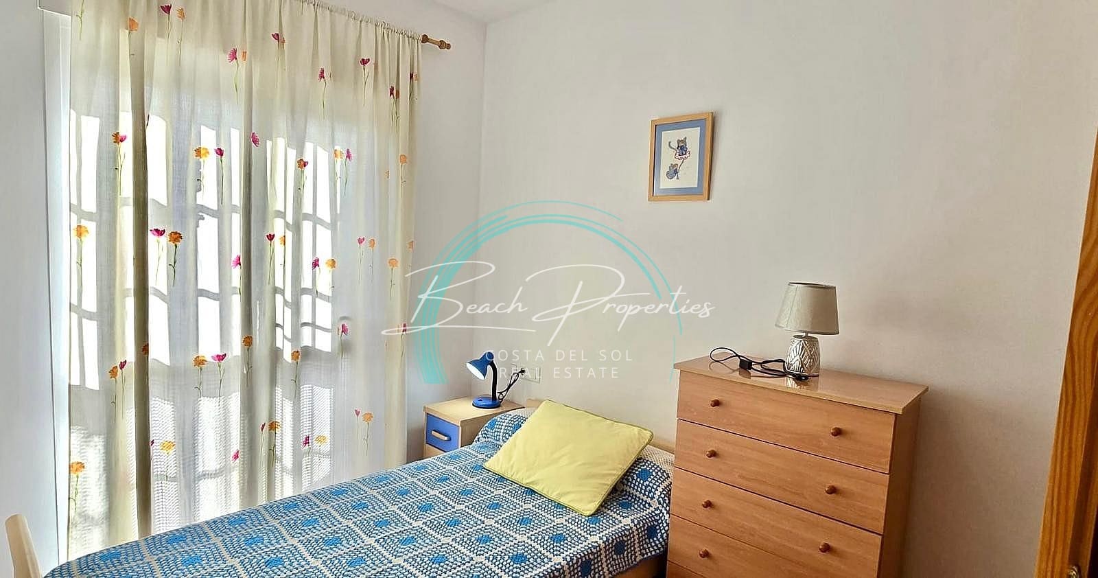 Chalet de 4 habitaciones en Torrox en venta con garaje - 315.000 € (Ref: 9460859)