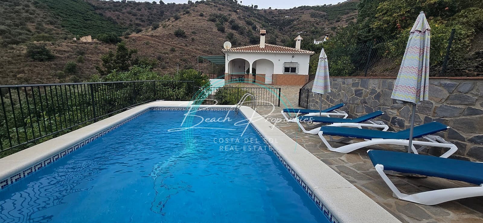 3 sovrum Villa att hyra i Torrox med pool garage - 1 350 € (Ref: 9460860)