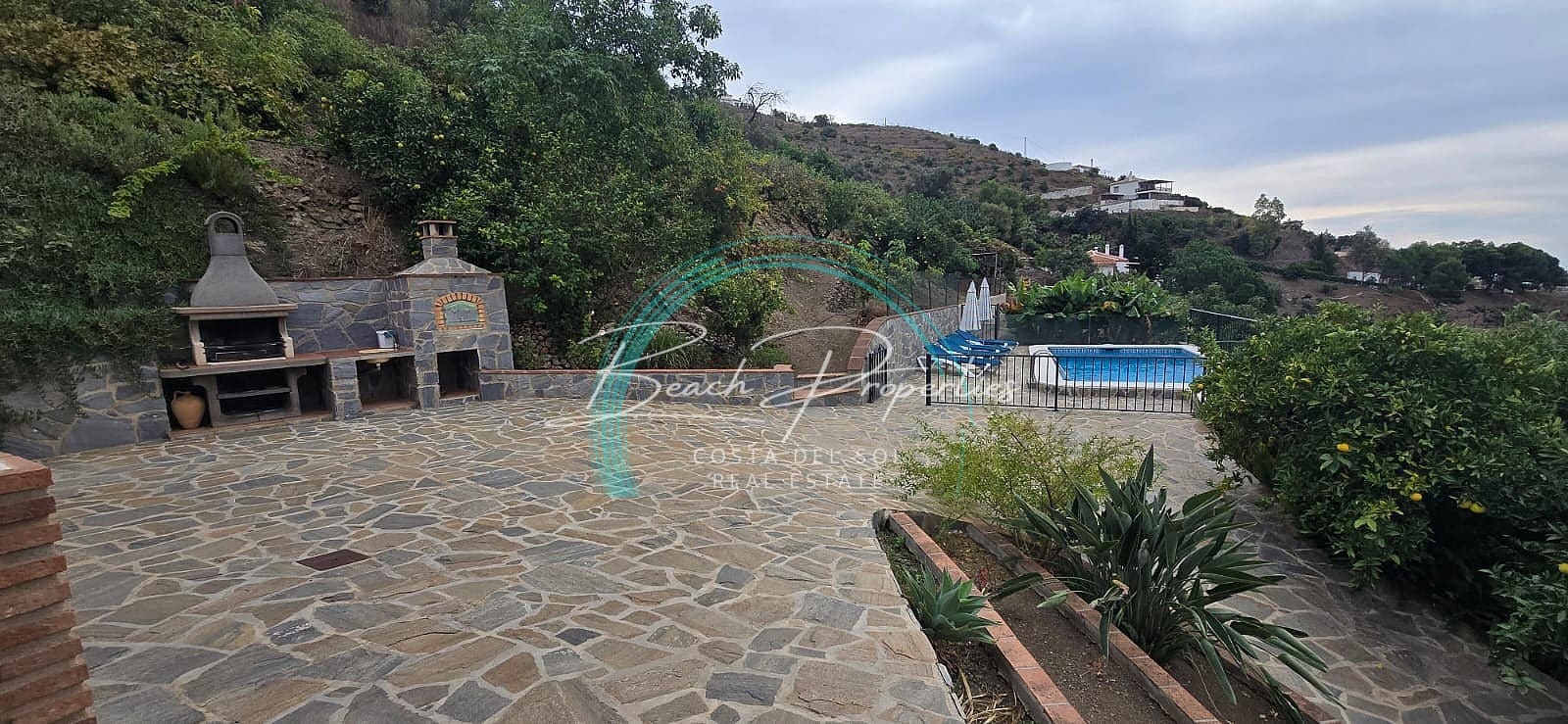 3 sovrum Villa att hyra i Torrox med pool garage - 1 350 € (Ref: 9460860)