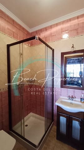 7 soveværelse Byhus til leje i Torrox Pueblo, Torrox med swimmingpool garage - € 2.800 (Ref: 9500953)