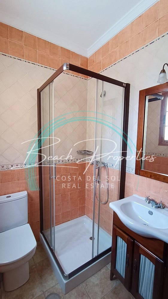 7 bedroom Townhouse for rent in Torrox with pool garage - € 2,800 (Ref: 9500953)