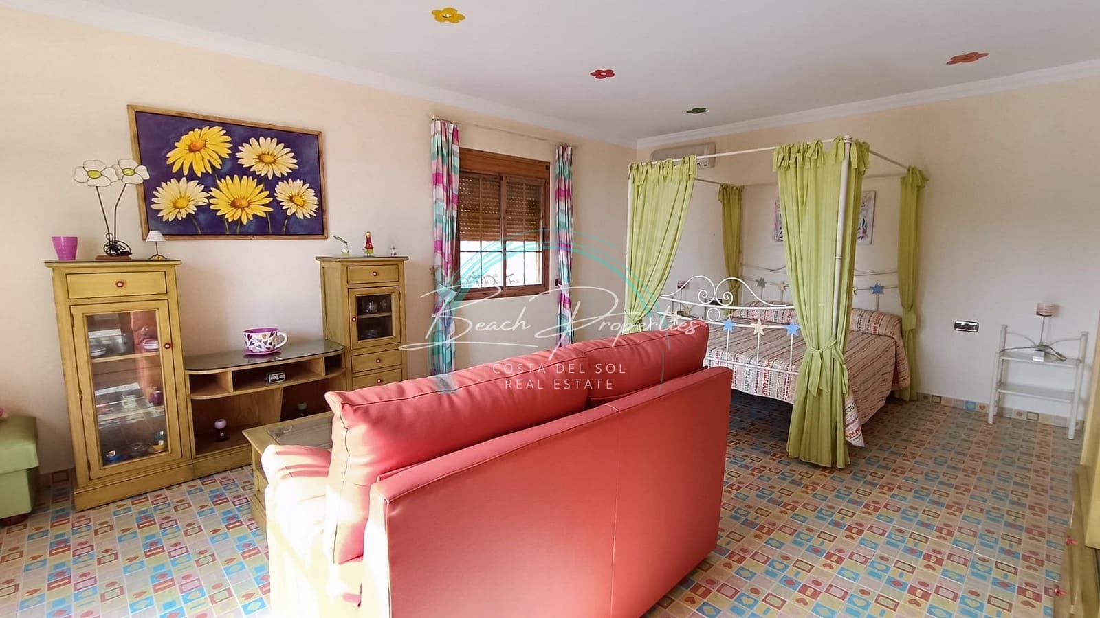 7 bedroom Townhouse for rent in Torrox with pool garage - € 2,800 (Ref: 9500953)