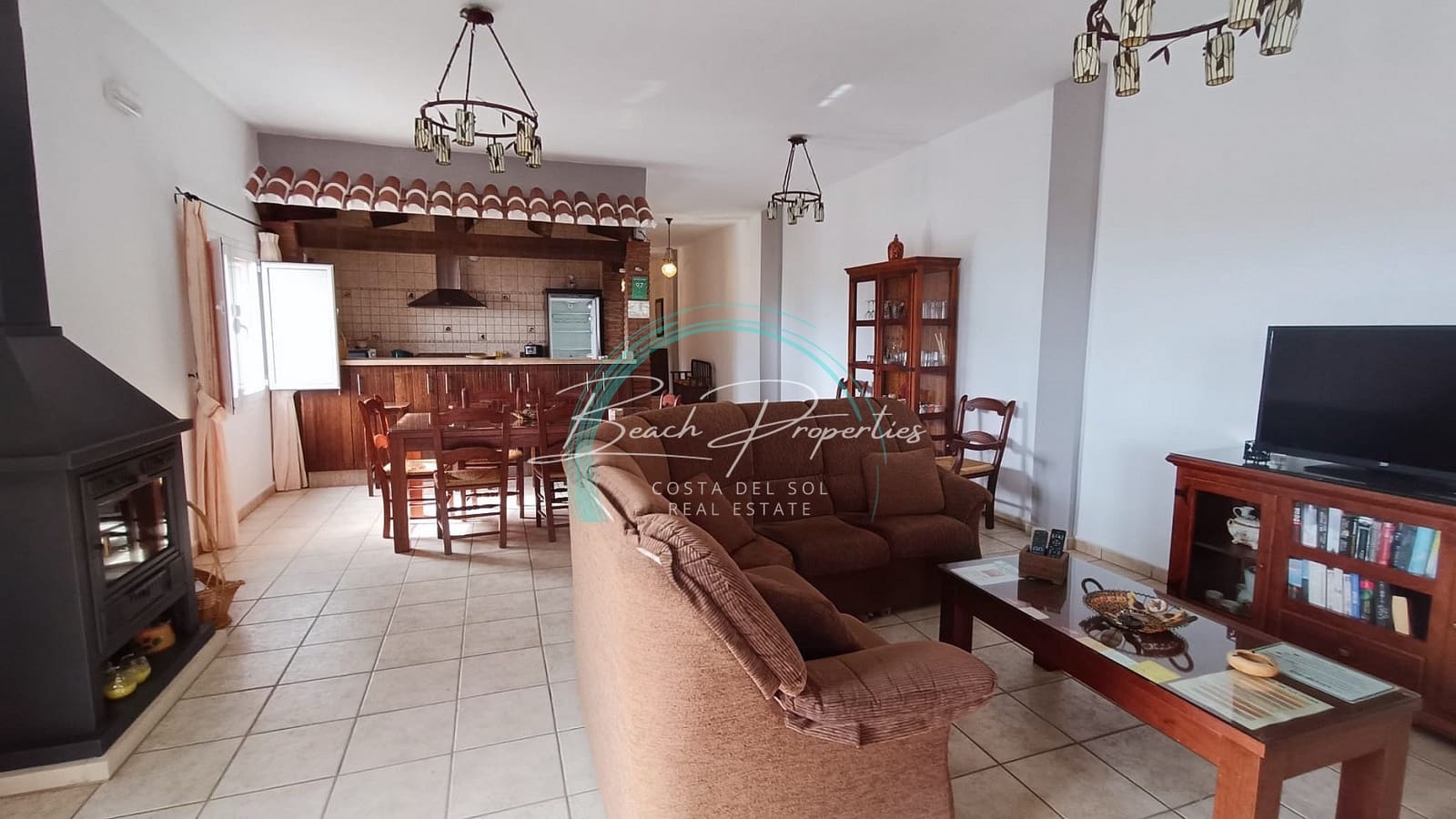 7 bedroom Townhouse for rent in Torrox with pool garage - € 2,800 (Ref: 9500953)