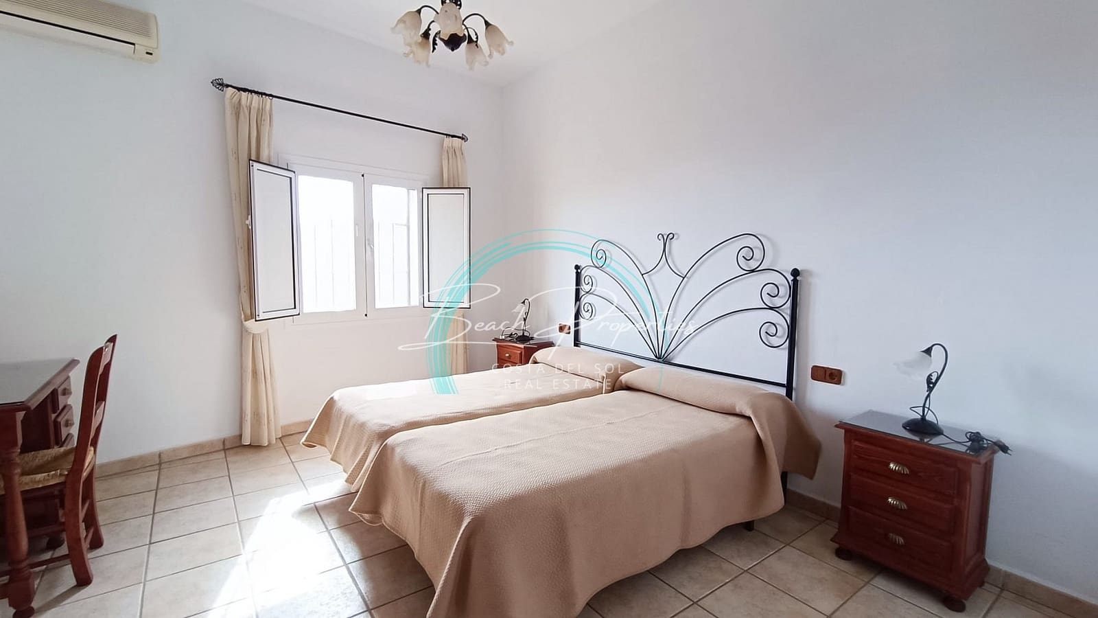 7 bedroom Townhouse for rent in Torrox with pool garage - € 2,800 (Ref: 9500953)