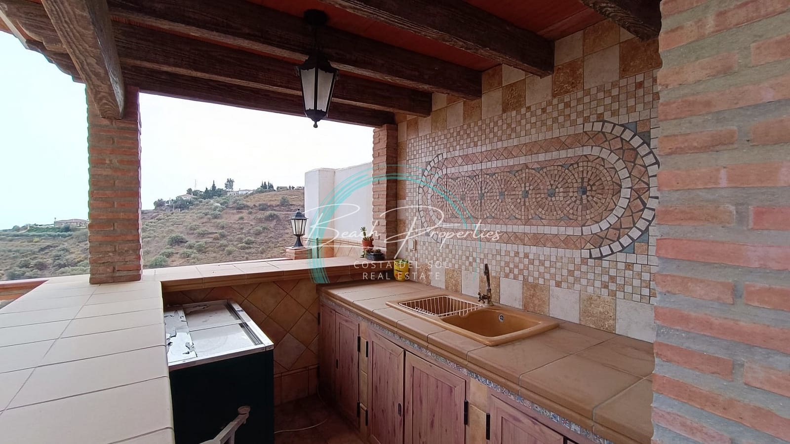 7 bedroom Townhouse for rent in Torrox with pool garage - € 2,800 (Ref: 9500953)
