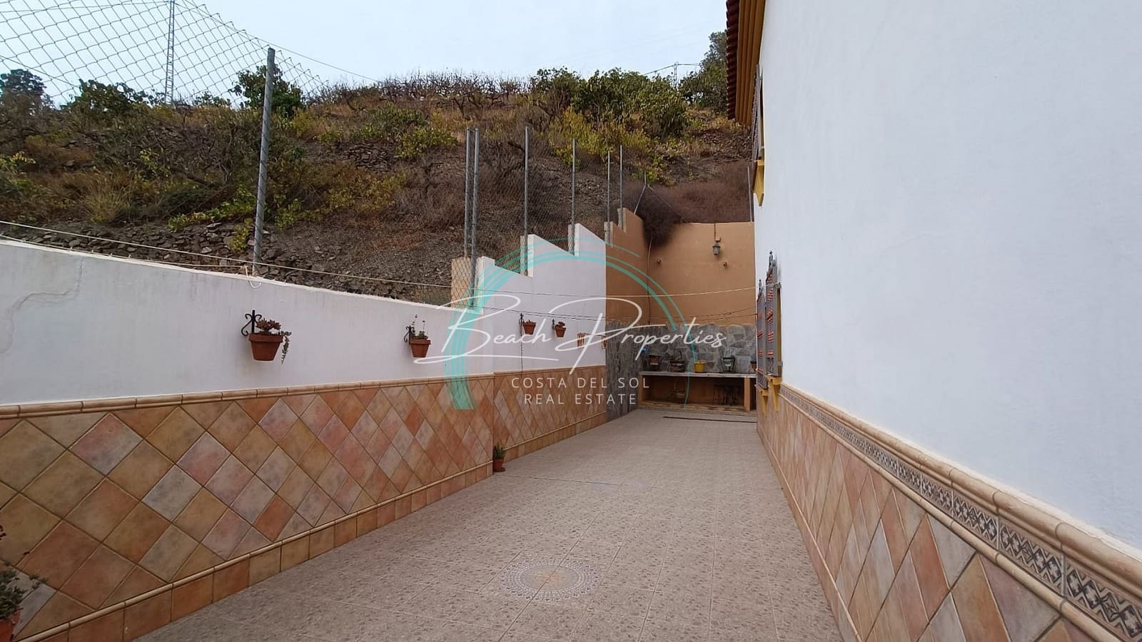 7 bedroom Townhouse for rent in Torrox with pool garage - € 2,800 (Ref: 9500953)