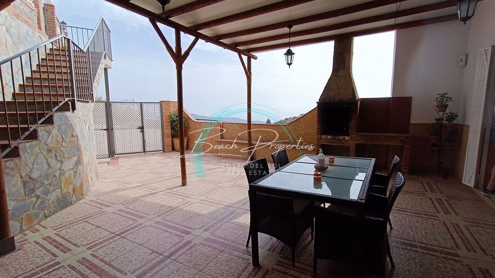 7 bedroom Townhouse for rent in Torrox with pool garage - € 2,800 (Ref: 9500953)