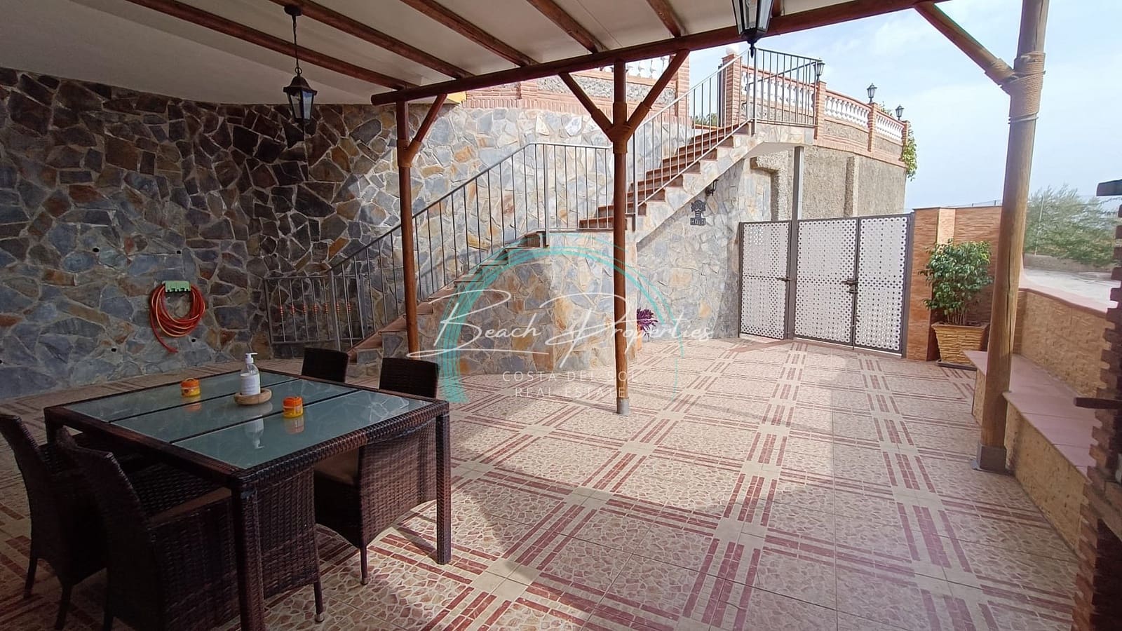 7 bedroom Townhouse for rent in Torrox with pool garage - € 2,800 (Ref: 9500953)