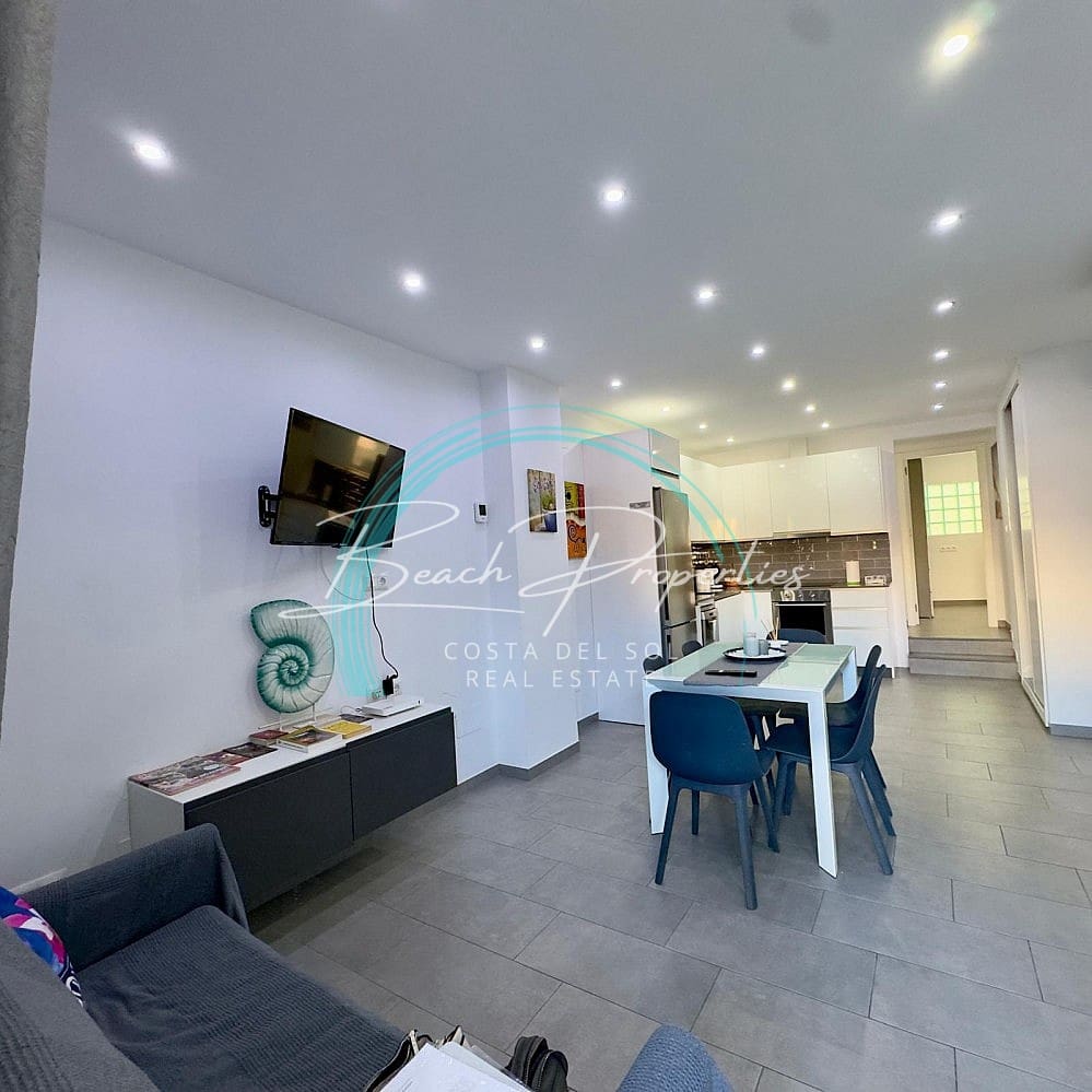 Apartamento de 3 habitaciones en Nerja en venta con piscina - 310.000 € (Ref: 9610648)