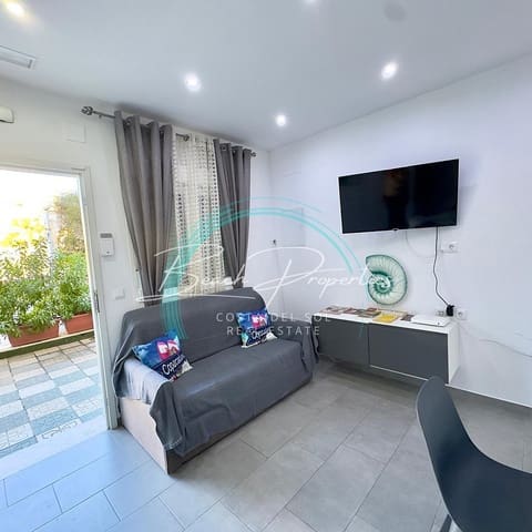 Apartamento de 3 habitaciones en Burriana, Nerja en venta con piscina - 310.000 € (Ref: 9610648)