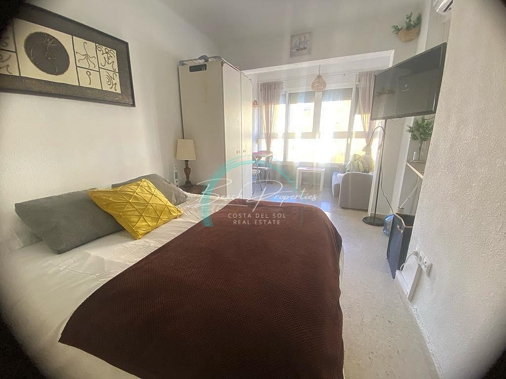 Apartment for sale in Torrox-Costa with pool - € 159,000 (Ref: 9614235)