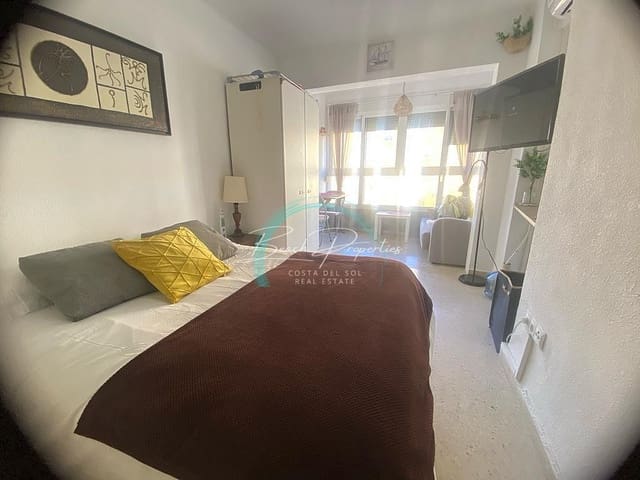 Apartment for sale in Torrox-Costa, Torrox with pool - € 159,000 (Ref: 9614235)