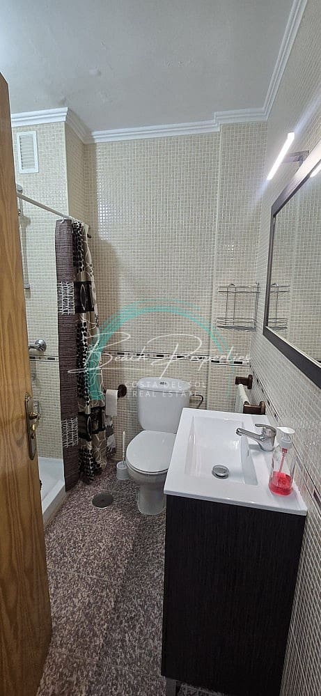 Apartment for sale in Torrox-Costa with pool - € 159,000 (Ref: 9614235)