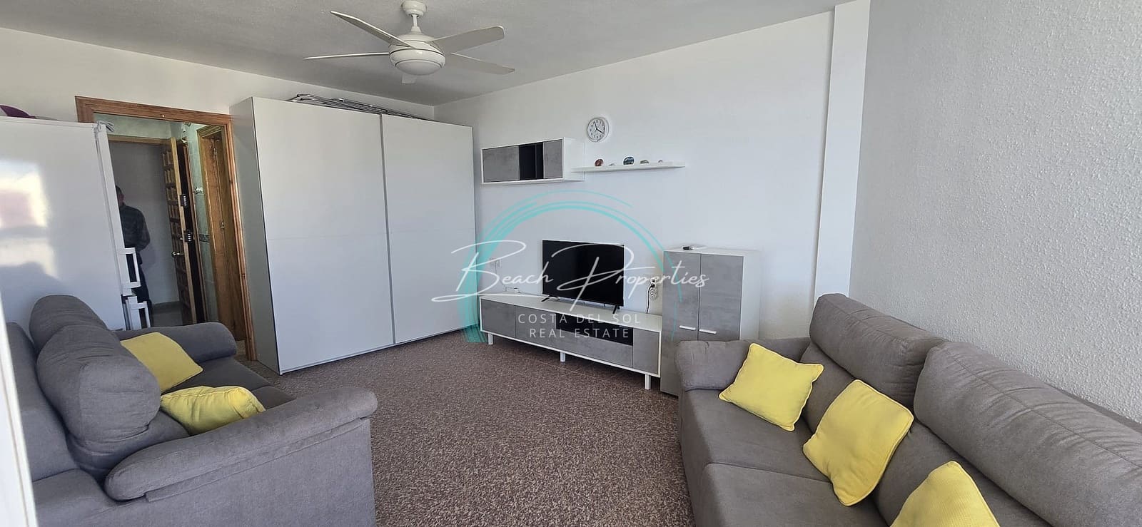 Apartment for sale in Torrox-Costa with pool - € 159,000 (Ref: 9614235)