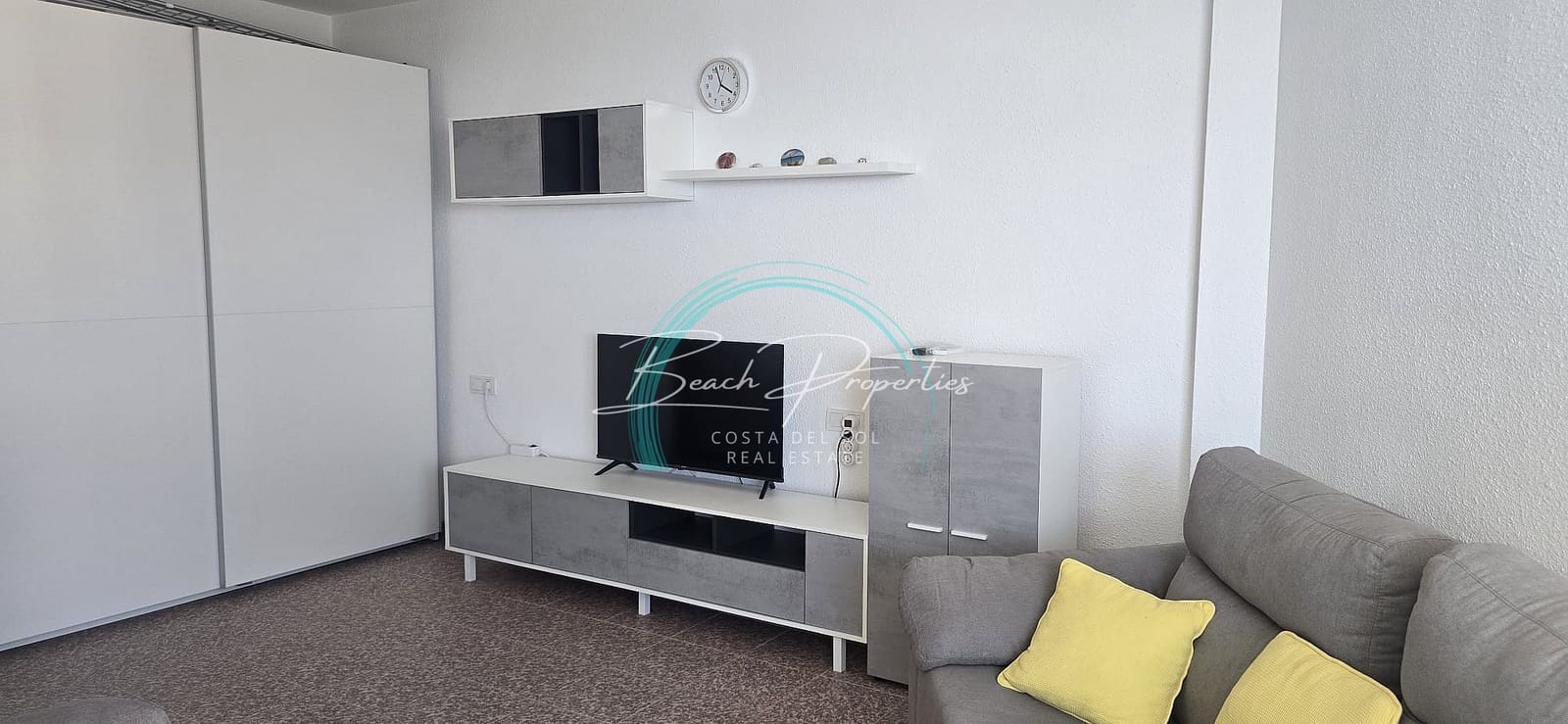 Apartment for sale in Torrox-Costa with pool - € 159,000 (Ref: 9614235)