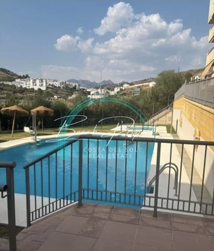 Apartamento de 2 habitaciones en Torrox en venta con piscina - 263.000 € (Ref: 9629417)