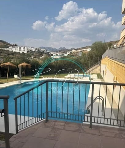 Apartamento de 2 habitaciones en Torrox Pueblo, Torrox en venta con piscina - 263.000 € (Ref: 9629417)