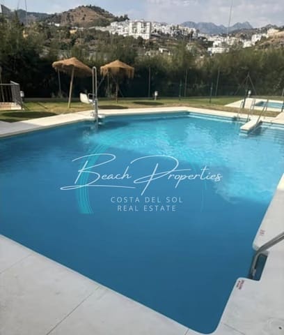 Apartamento de 2 habitaciones en Torrox Pueblo, Torrox en venta con piscina - 263.000 € (Ref: 9629417)