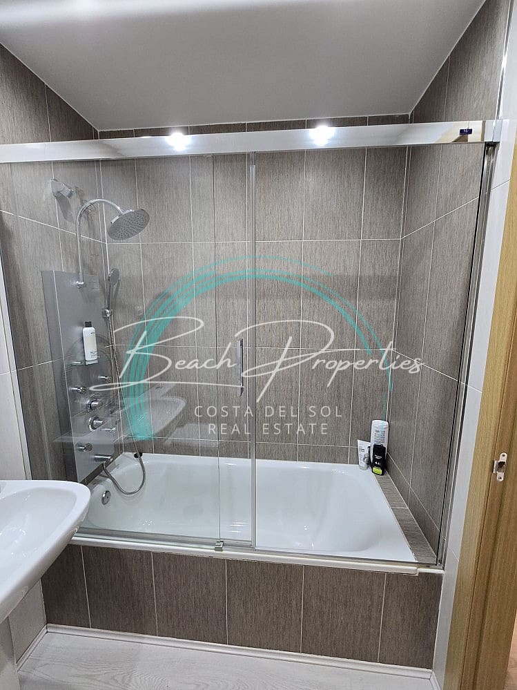 2 bedroom Apartment for sale in Torrox with pool - € 263,000 (Ref: 9629417)