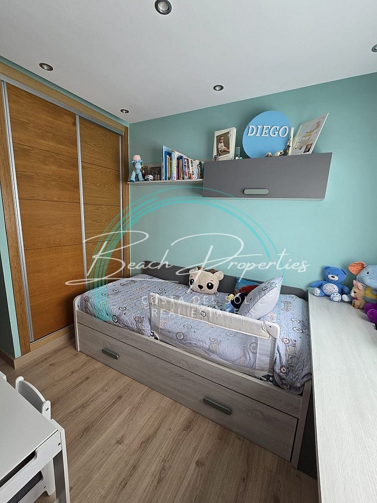 2 bedroom Apartment for sale in Torrox with pool - € 263,000 (Ref: 9629417)