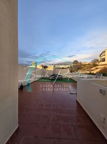 Apartamento de 2 habitaciones en Torrox Pueblo, Torrox en venta con piscina - 263.000 € (Ref: 9629417)